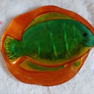 LKNW Beautiful Tradewinds Iridescent Home Decor Green Orange Fish Plates 302